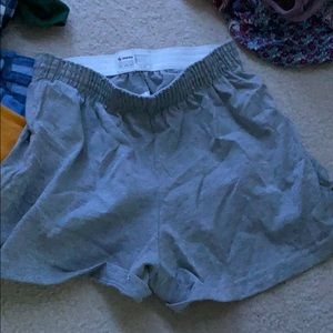 gray shorts